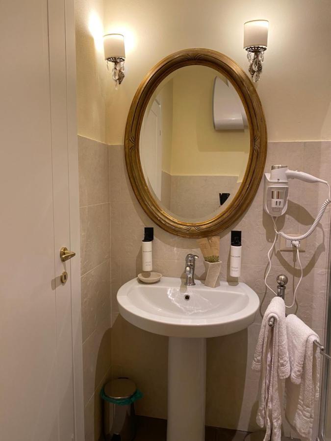 Palazzo Lari Sarzana酒店 外观 照片