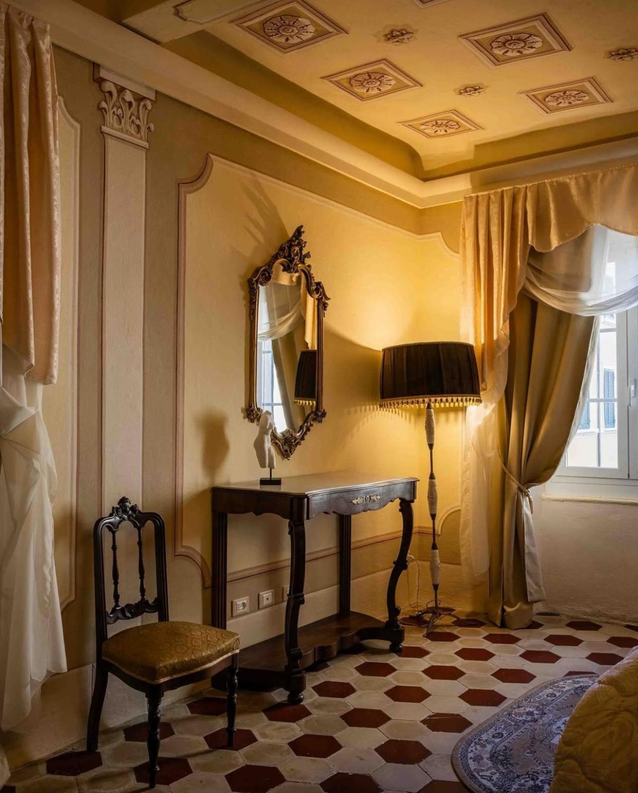 Palazzo Lari Sarzana酒店 外观 照片
