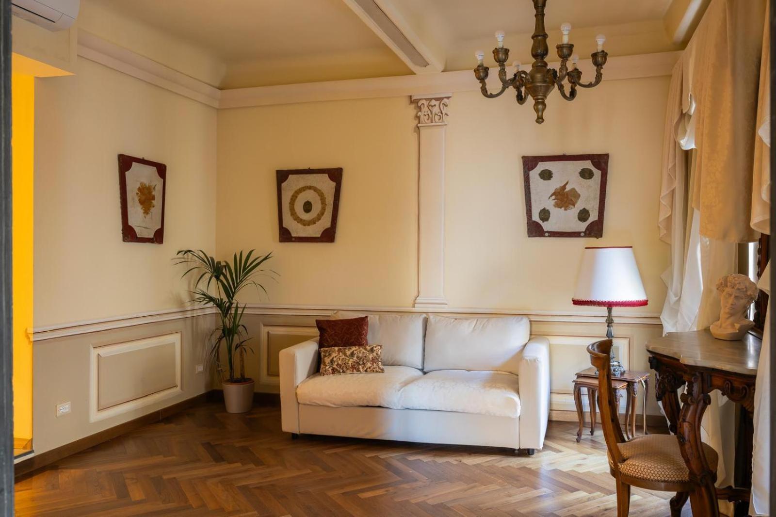 Palazzo Lari Sarzana酒店 外观 照片