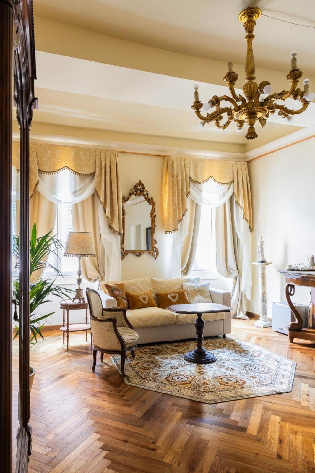 Palazzo Lari Sarzana酒店 外观 照片