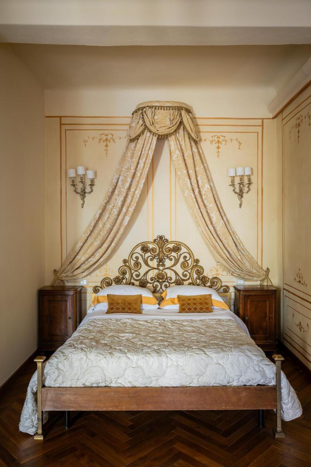 Palazzo Lari Sarzana酒店 外观 照片